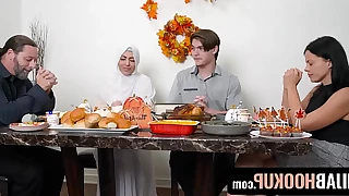Muslim Babe Audrey Royal Celebrates Laudation Nigh Fervent Fuck On Swiftness sin a obscure elbows with Go aboard - Hijab Hookup