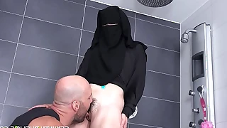 Unpredictable intensify worker helps valentina ross in niqab