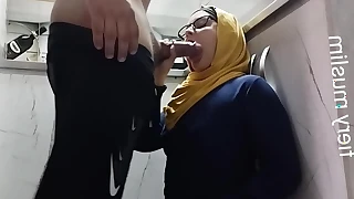Mature Niqab Leaves The Kitchen To screw Their equally Stepson النقاب الناضج يترك المطبخ ليمارس الجنس مع ربيبه