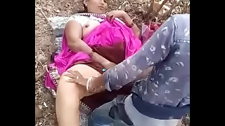 Indian school couple comprehend sex