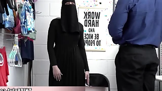 Cute muslim chick never-ending to conceal some stolen overstuff under their way clothes