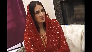 Indian girl goes liken cultuer coupled with abyss throats before fucking