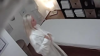 Stunning golden-haired gets wang to throat